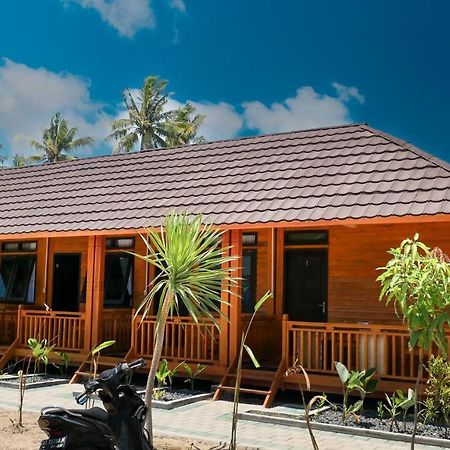 Mandalika Queen Hostel Kuta  Exterior photo