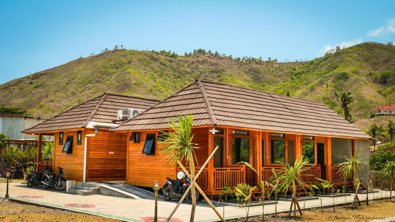 Mandalika Queen Hostel Kuta  Exterior photo